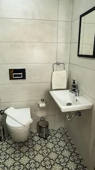 Kaju Rooms