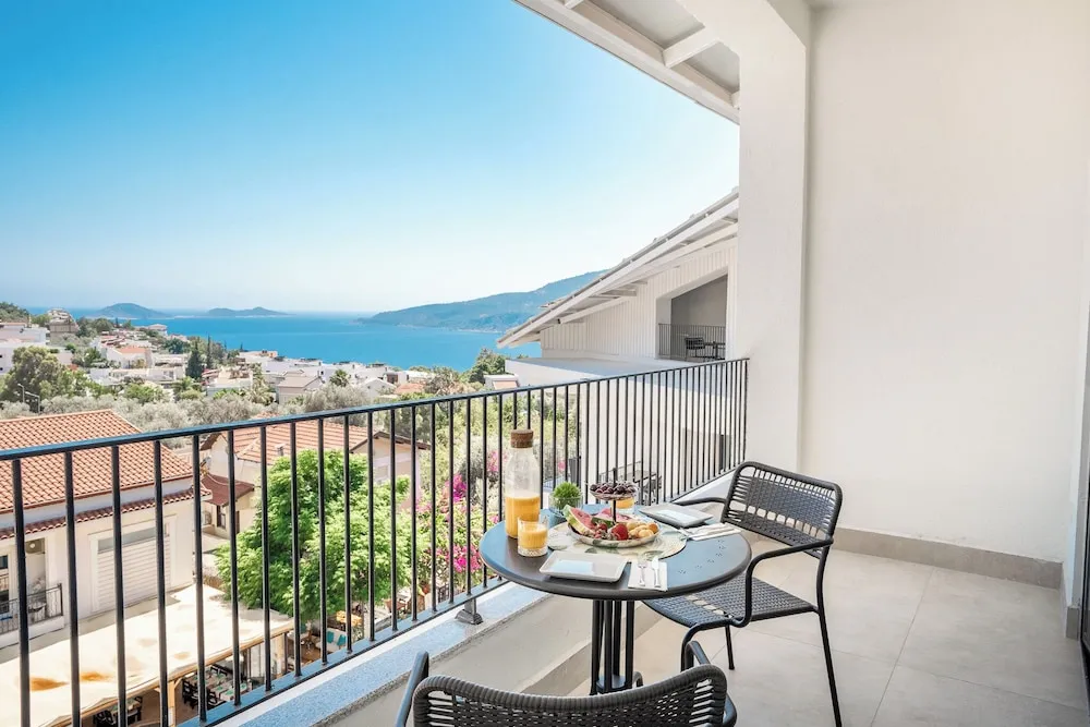 Deluxe Tek Büyük Yataklı Oda, Deniz Manzaralı
