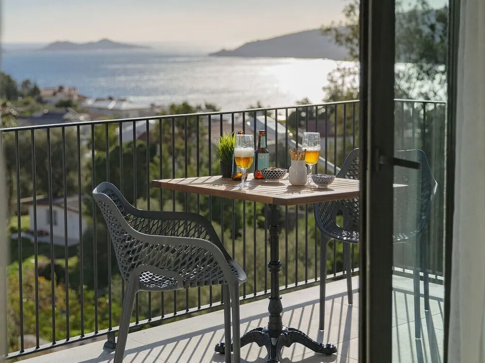 Deluxe Tek Büyük Yataklı Oda, Deniz Manzaralı