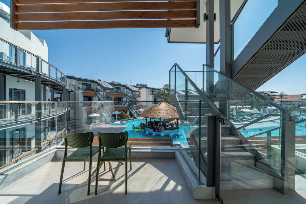 Large Room Pool Direct Access