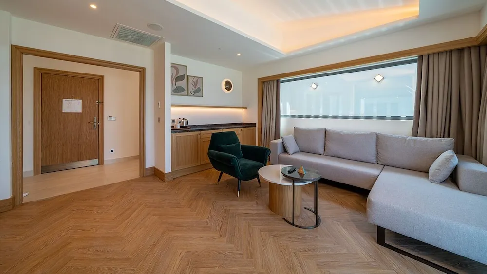 Luxury Oda