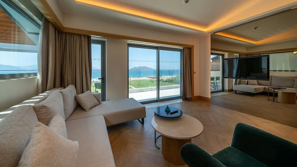Luxury Oda