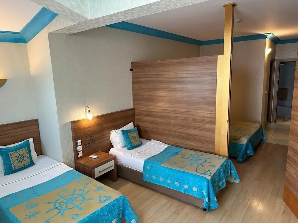 Large Standard Room (2 Bedrooms)