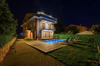 Myra Villa 1