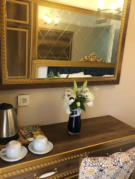 Golden Hill Hotel Downtown