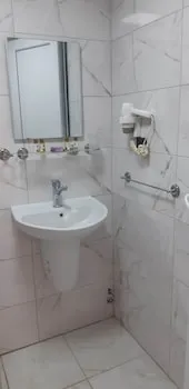 Elijah Hotel