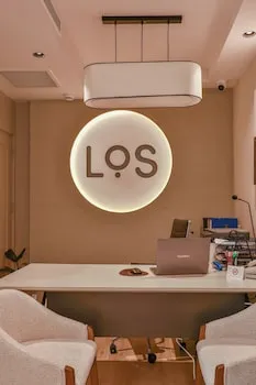 Los Suites