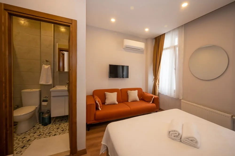 Luxury Tek Büyük Yataklı Oda