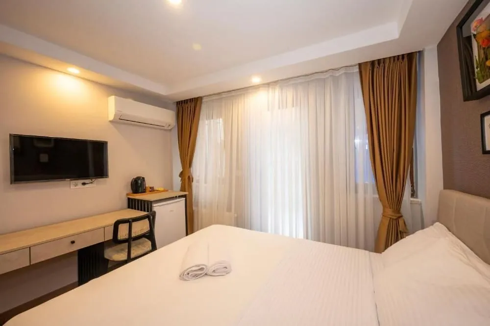 Luxury Tek Büyük Yataklı Oda