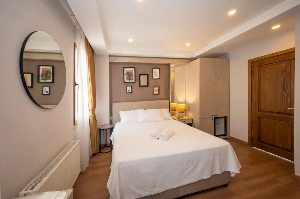 Luxury Tek Büyük Yataklı Oda