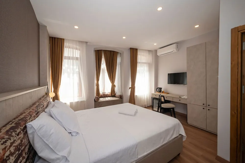 Luxury Tek Büyük Yataklı Oda