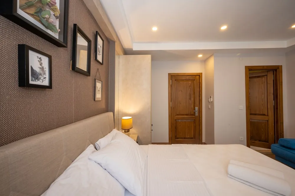Luxury Tek Büyük Yataklı Oda