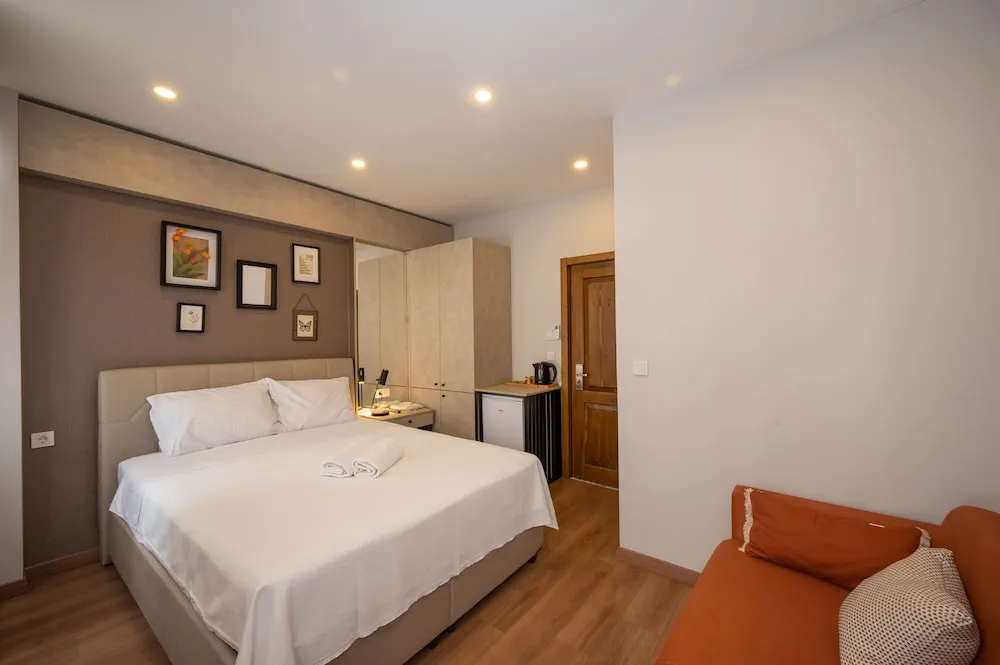 Luxury Tek Büyük Yataklı Oda