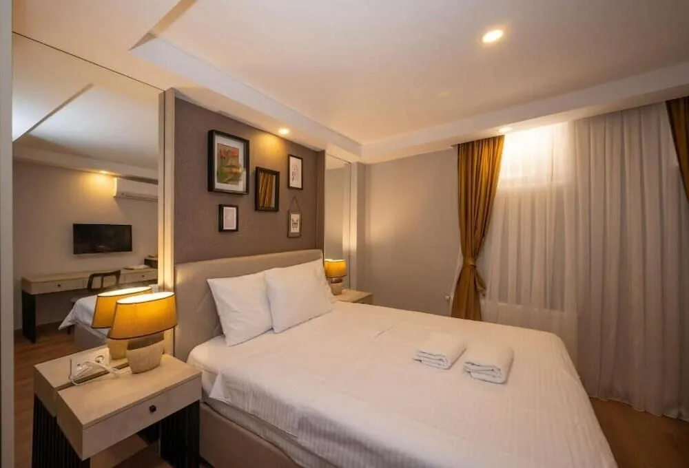 Luxury Tek Büyük Yataklı Oda