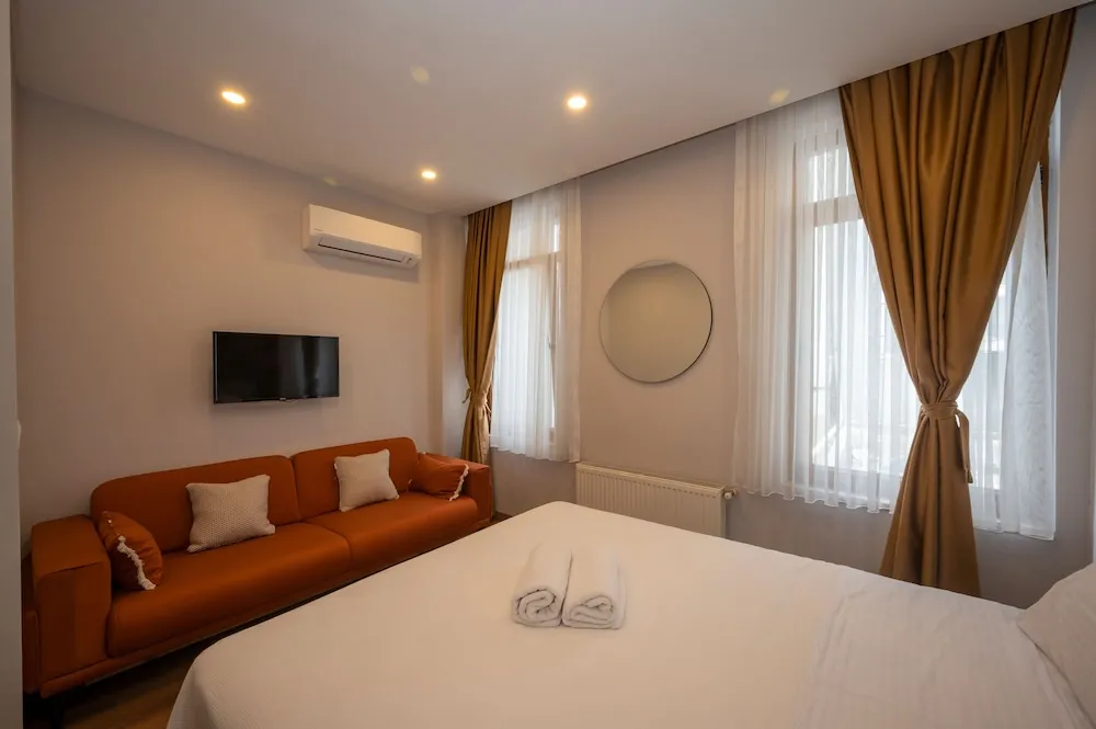Luxury Tek Büyük Yataklı Oda