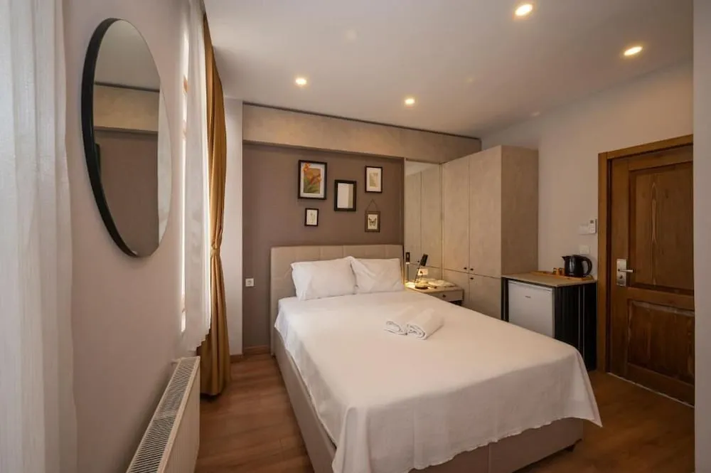 Luxury Tek Büyük Yataklı Oda