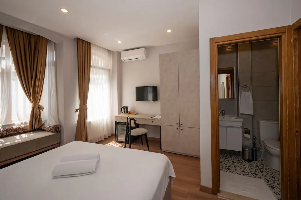 Luxury Tek Büyük Yataklı Oda