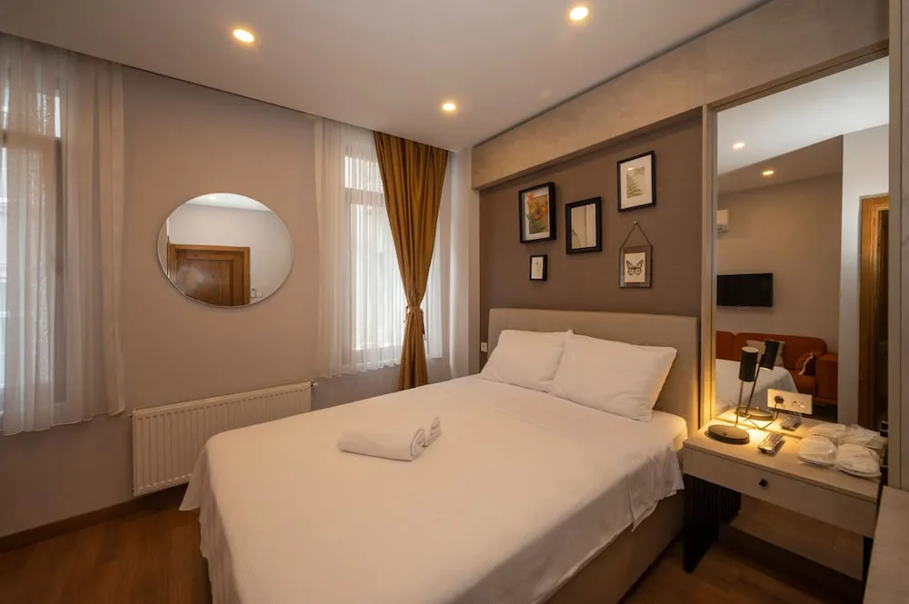 Luxury Tek Büyük Yataklı Oda