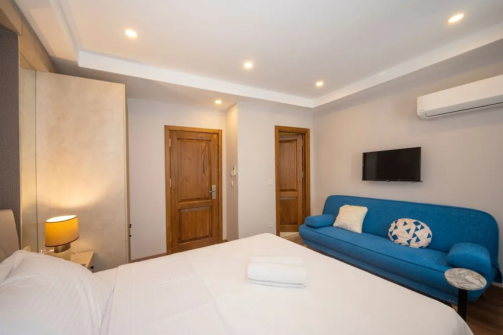 Luxury Tek Büyük Yataklı Oda