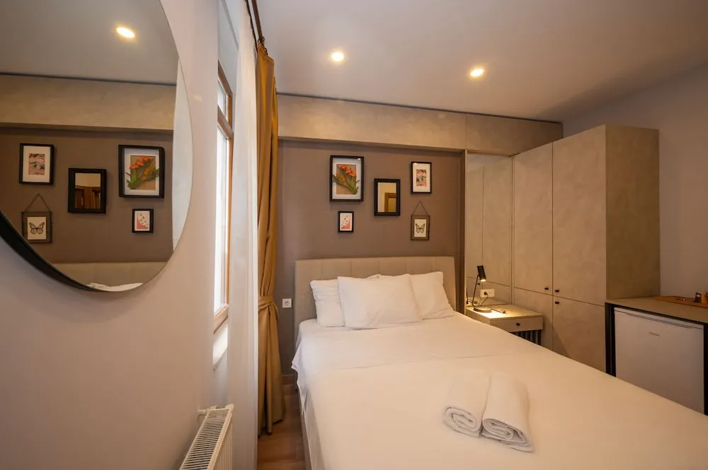 Luxury Tek Büyük Yataklı Oda