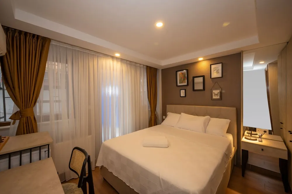 Deluxe Tek Büyük Yataklı Oda