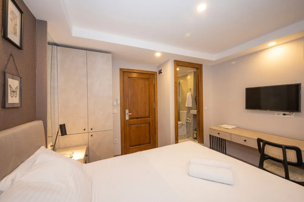 Deluxe Tek Büyük Yataklı Oda