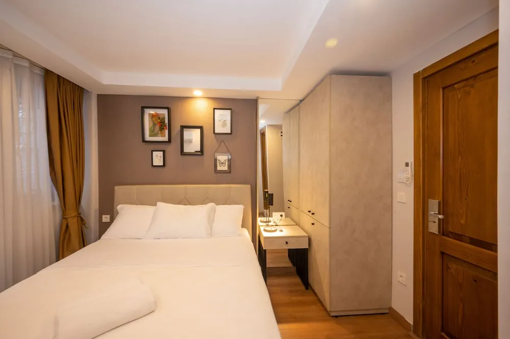 Deluxe Tek Büyük Yataklı Oda