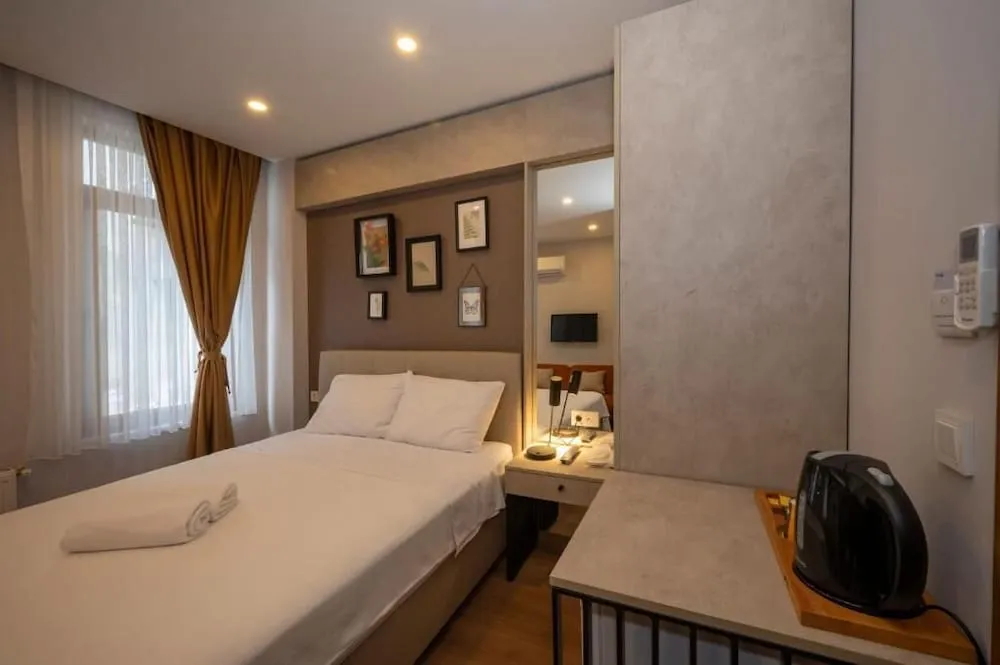 Deluxe Tek Büyük Yataklı Oda