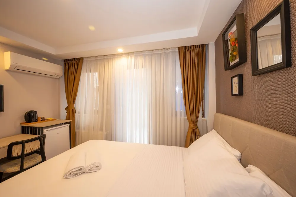 Deluxe Tek Büyük Yataklı Oda