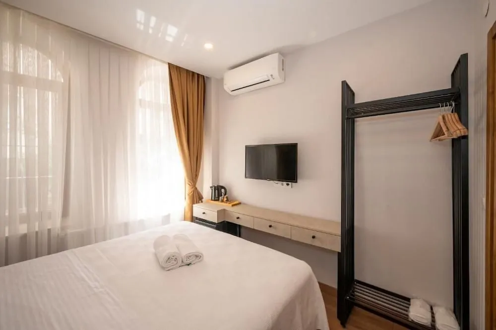 Deluxe Tek Büyük Yataklı Oda