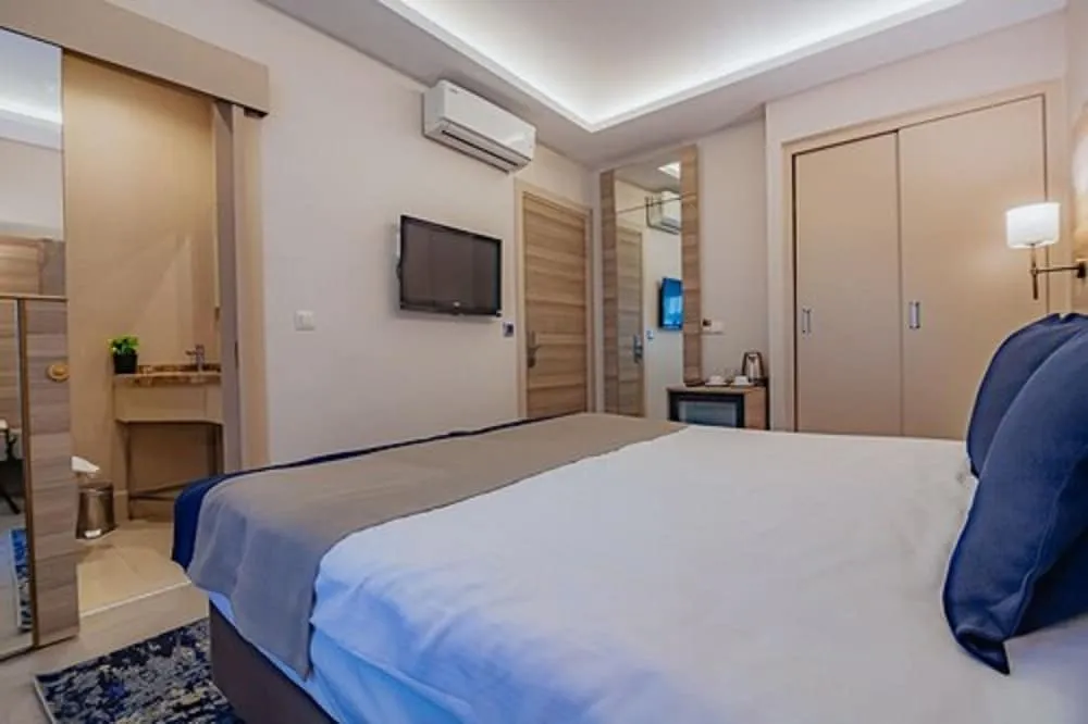 Standard Tek Büyük veya İki Ayrı Yataklı Oda