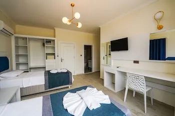 Blue Pearl Hotel & Villas