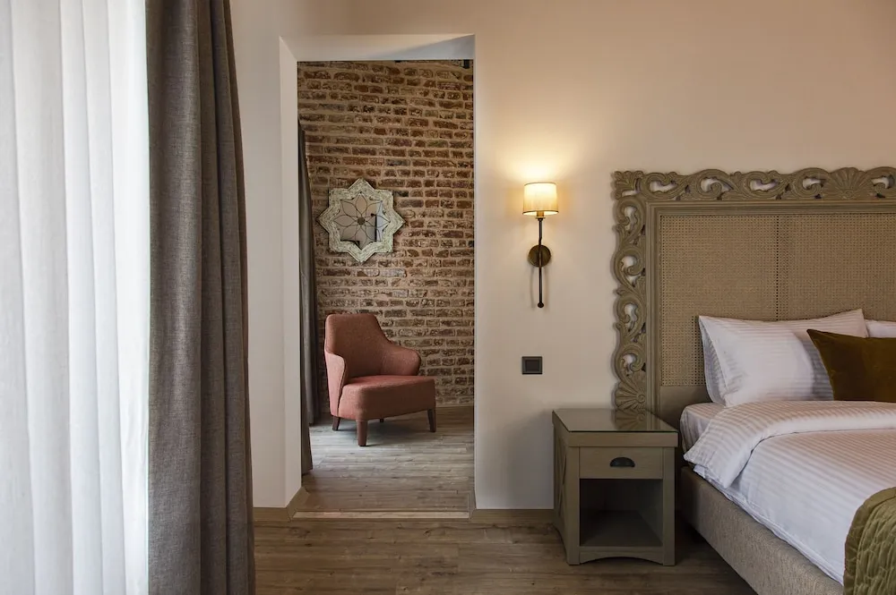 Junior Suite with Bathtub