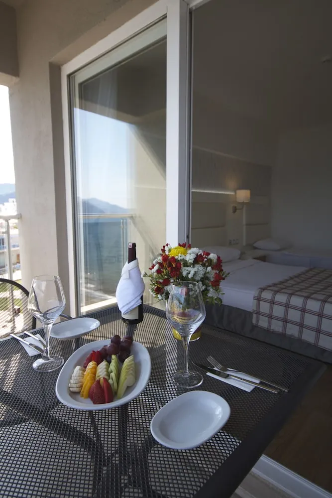 Direct Sea View Room