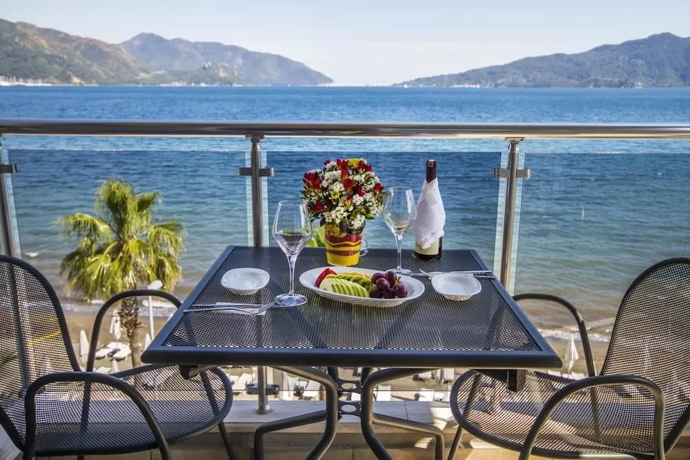 Direct Sea View Room