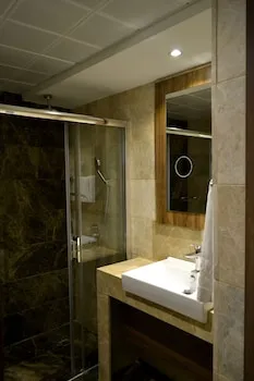Engin Otel