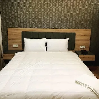 INDİANA HOTEL