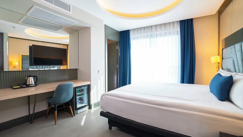 Deluxe Oda, 1 En Büyük (King) Boy Yatak, Şehir Manzaralı