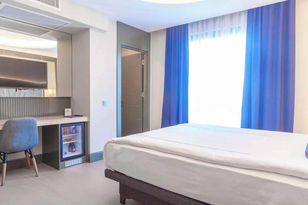 Deluxe Oda, 1 En Büyük (King) Boy Yatak, Şehir Manzaralı