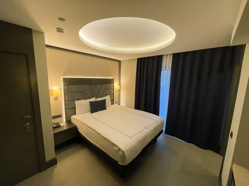 Deluxe Oda, 1 En Büyük (King) Boy Yatak, Şehir Manzaralı