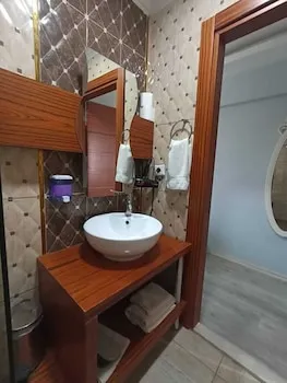 Adalı Hotel & Suites