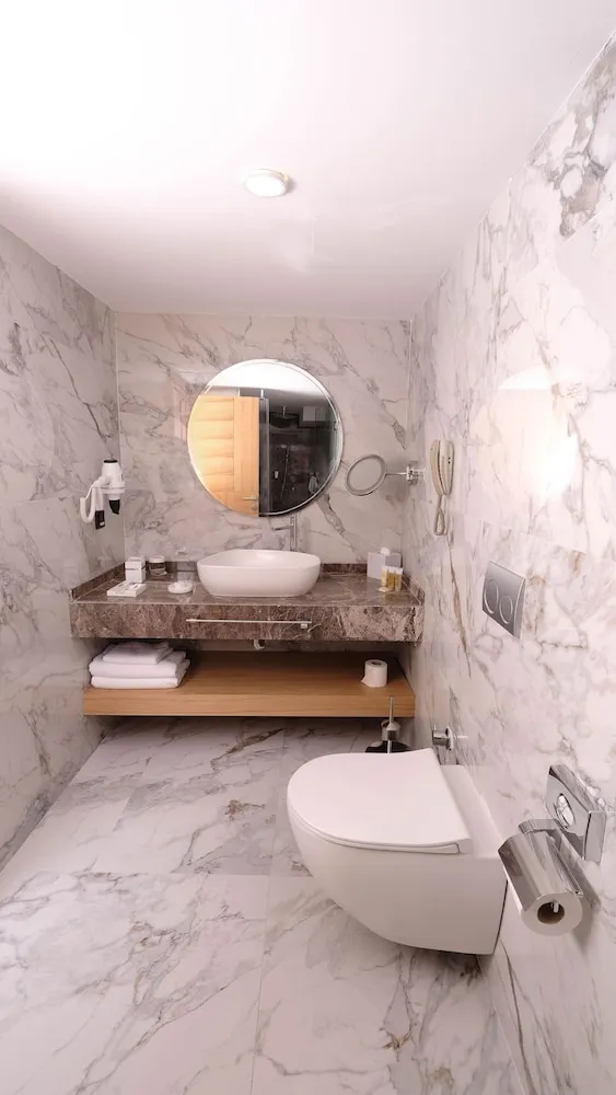 Deluxe Üç Kişilik Oda