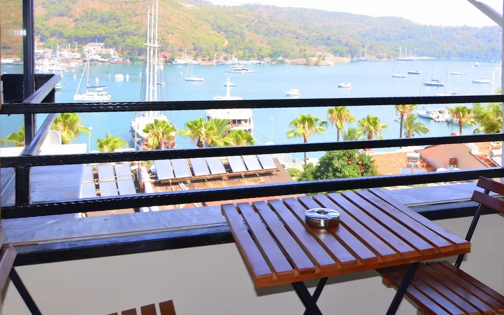King Suite Sea View With Jacuzzi 1+1 888