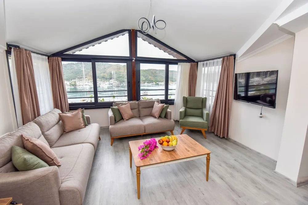 King Suite Sea View With Jacuzzi 1+1 888