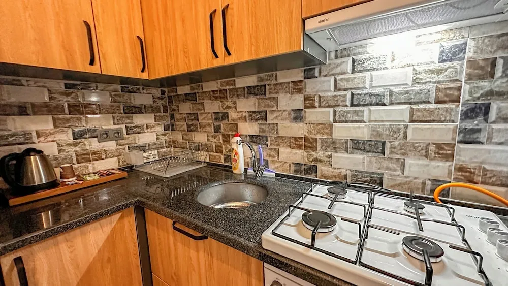 Queen Studio Room With Jacuzzi 203-204