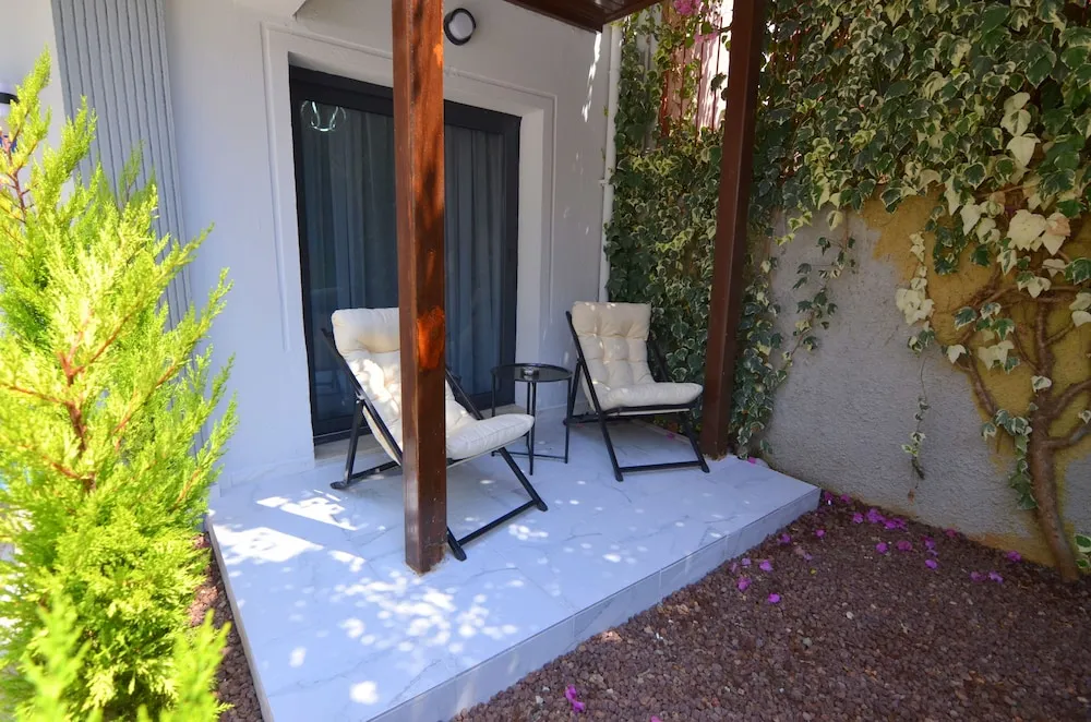 Garden Room 101