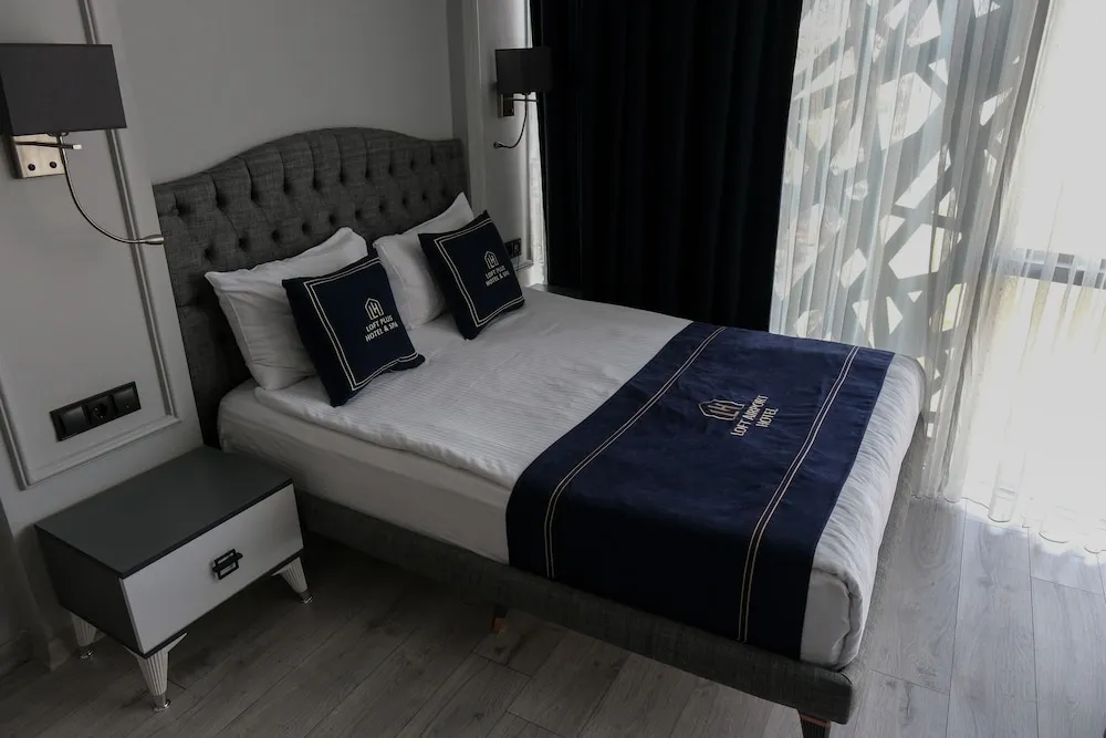 Deluxe Tek Büyük Yataklı Oda