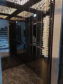 Loft Airport Hotel