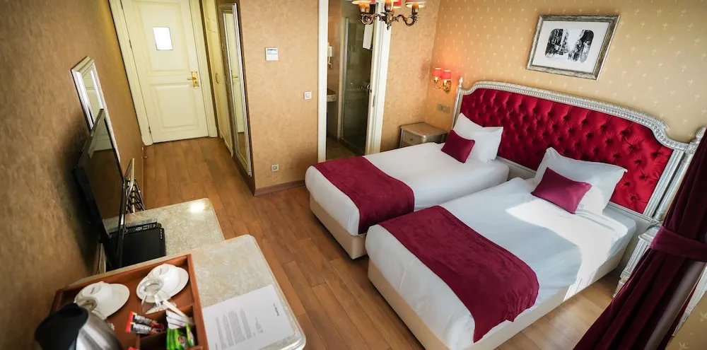 Deluxe Üç Kişilik Oda, Şehir Manzaralı