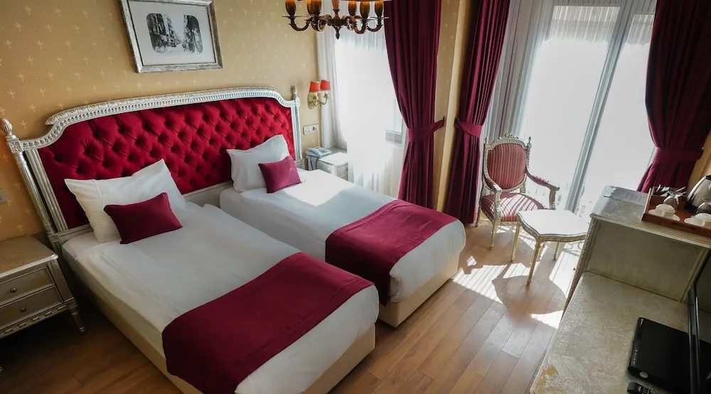 Deluxe Üç Kişilik Oda, Şehir Manzaralı
